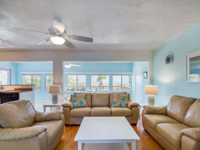 Fort Myers 3 Bedroom Vacation Duplex Rental with Pool